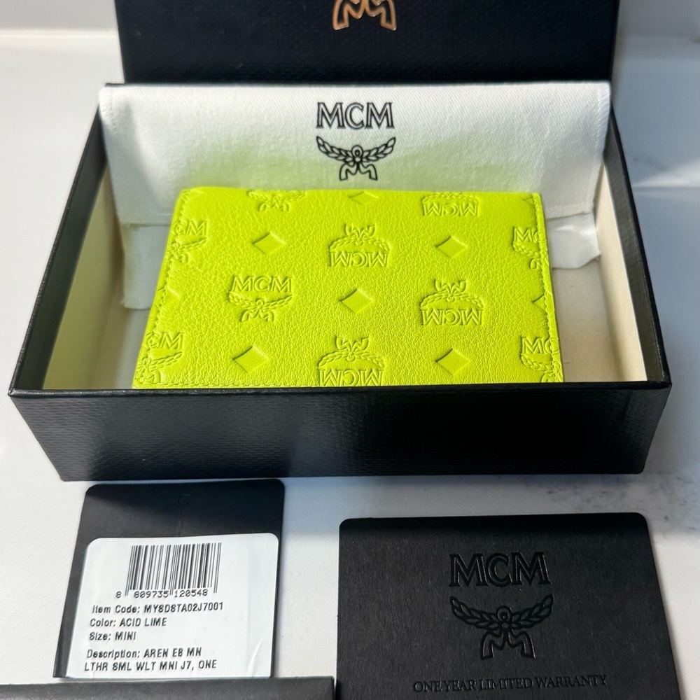 NIB MCM 🔥RARE Bifold Neon Wallet with COA, Dust Bag, and Box. - Picture 2 of 8
